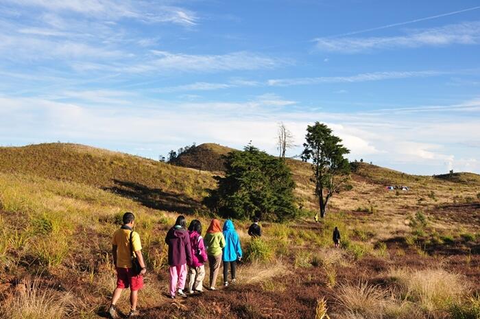 Pesona Di-Hyang (Dieng) dari pucuk Gn. Prahu