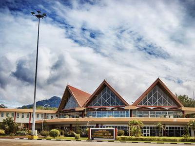 main-mainlah ke ambon