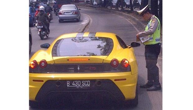 Polisi yang Tilang Ferrari Dapat Penghargaan