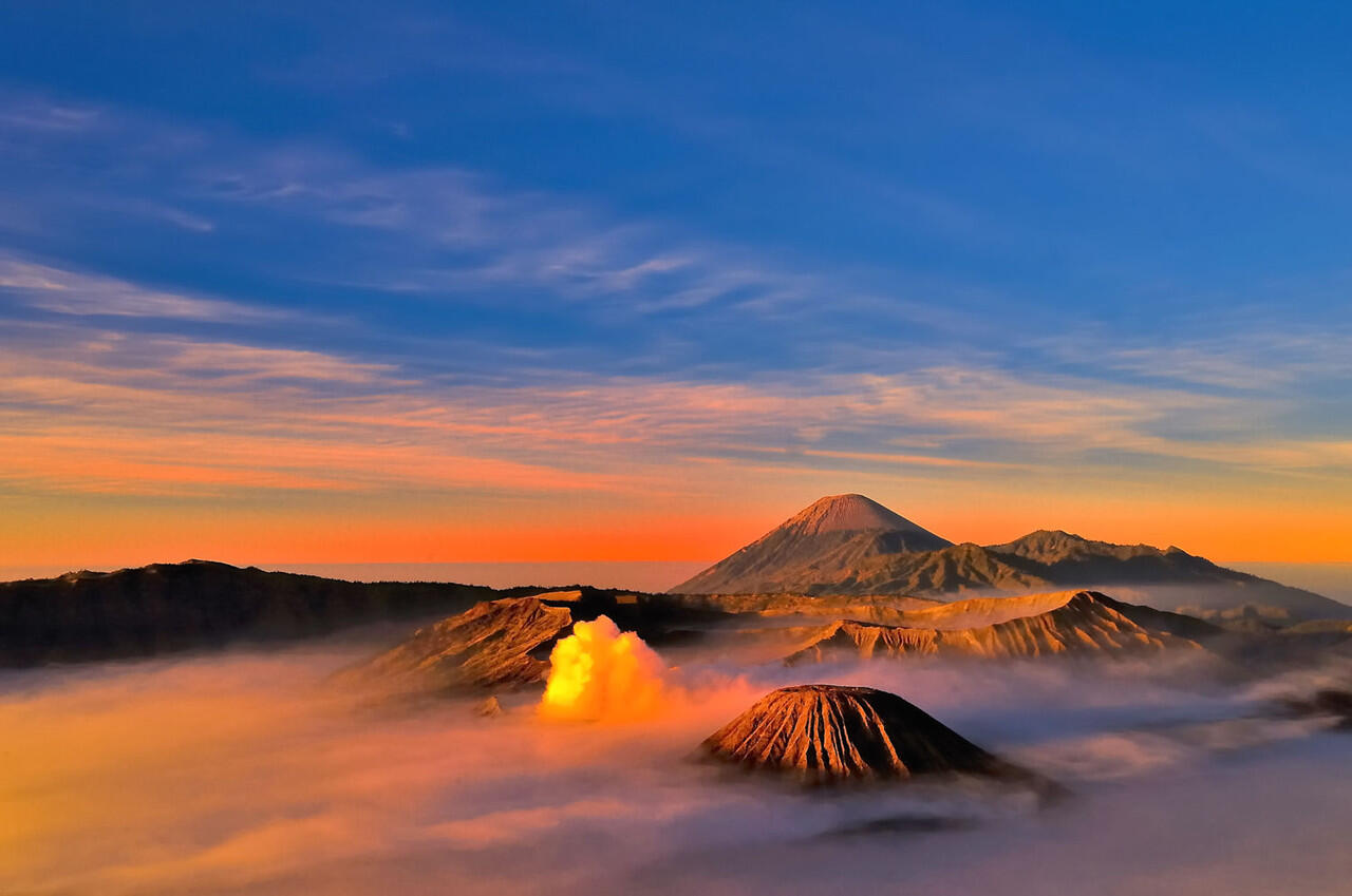 Keajaiban Dalam Penulisan INDONESIA