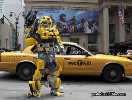 Kostum Transformer dari barang Rongsokan Gan