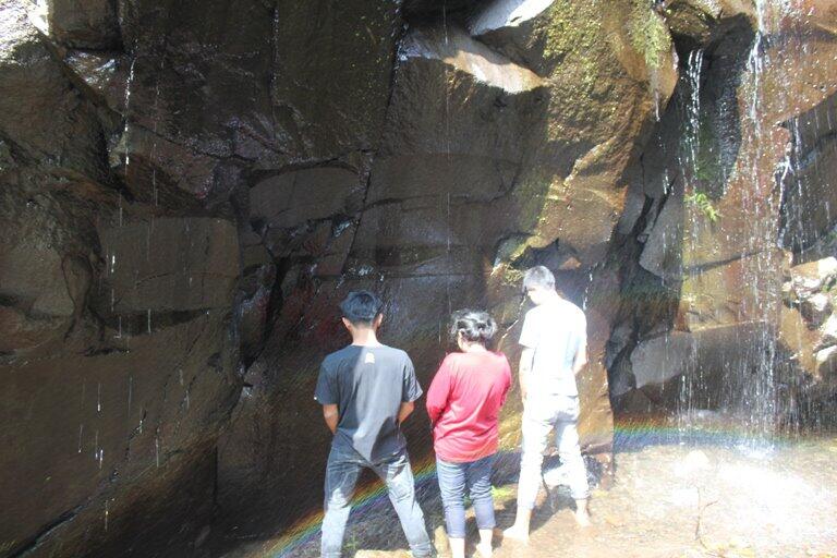 air terjun &quot;pelangi diantara mereka&quot;