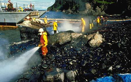 10 Insiden Kecelakaan Tanker Minyak Terbesar
