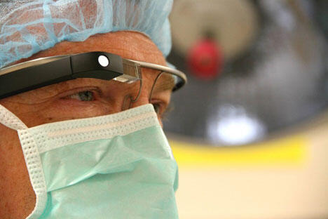 Google Glass ternyata cukup berguna bagi dunia kedokteran