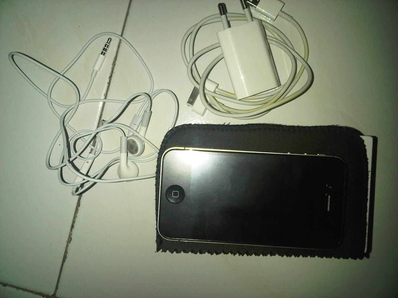 Ipad 2 White 16GB (3G+WIFI) Mulus 98% + Fullset 100% + IOS 5.1.1 JB (Surabaya)