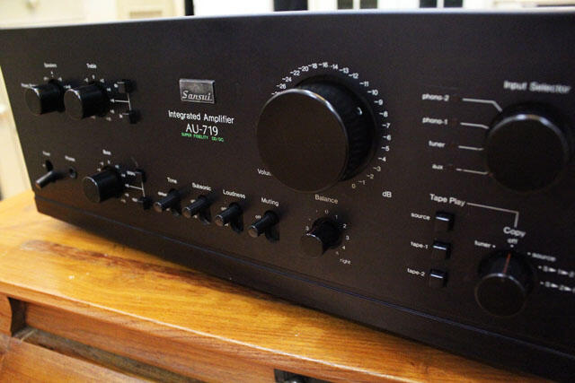 Amplifier Sansui AU-719