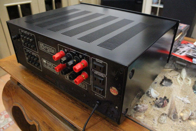 Amplifier Sansui AU-719