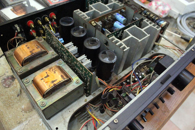 Amplifier Sansui AU-719