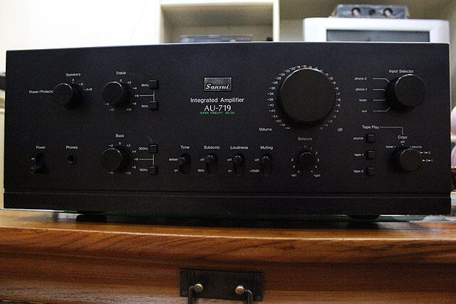 Amplifier Sansui AU-719