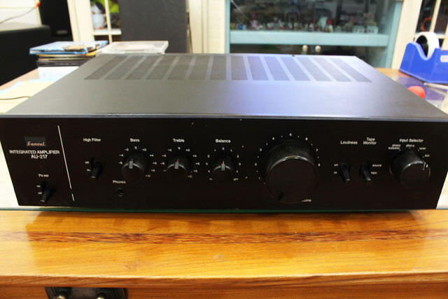 Amplifier Sansui AU-217