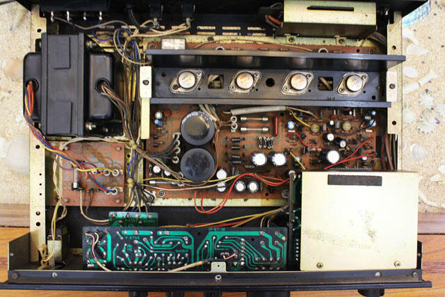 Amplifier Sansui AU-217