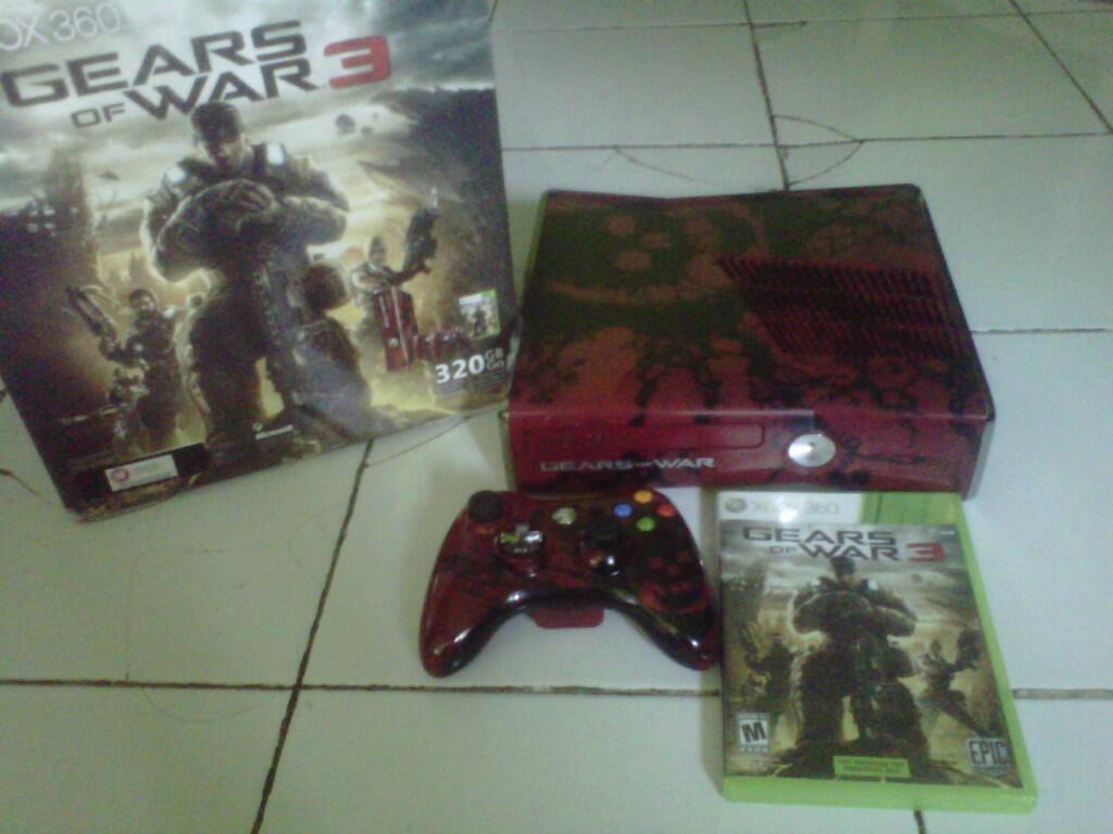 XBOX 360 SLIM LIMITED EDITION GEARS OF WAR3
