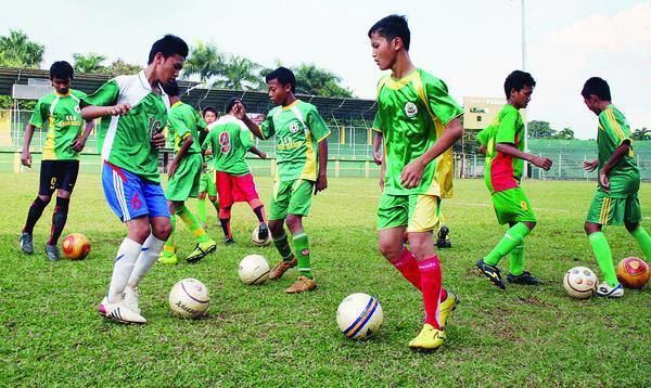 Sepakbola, Dari Olahraga Menjelma ke Bisnis 