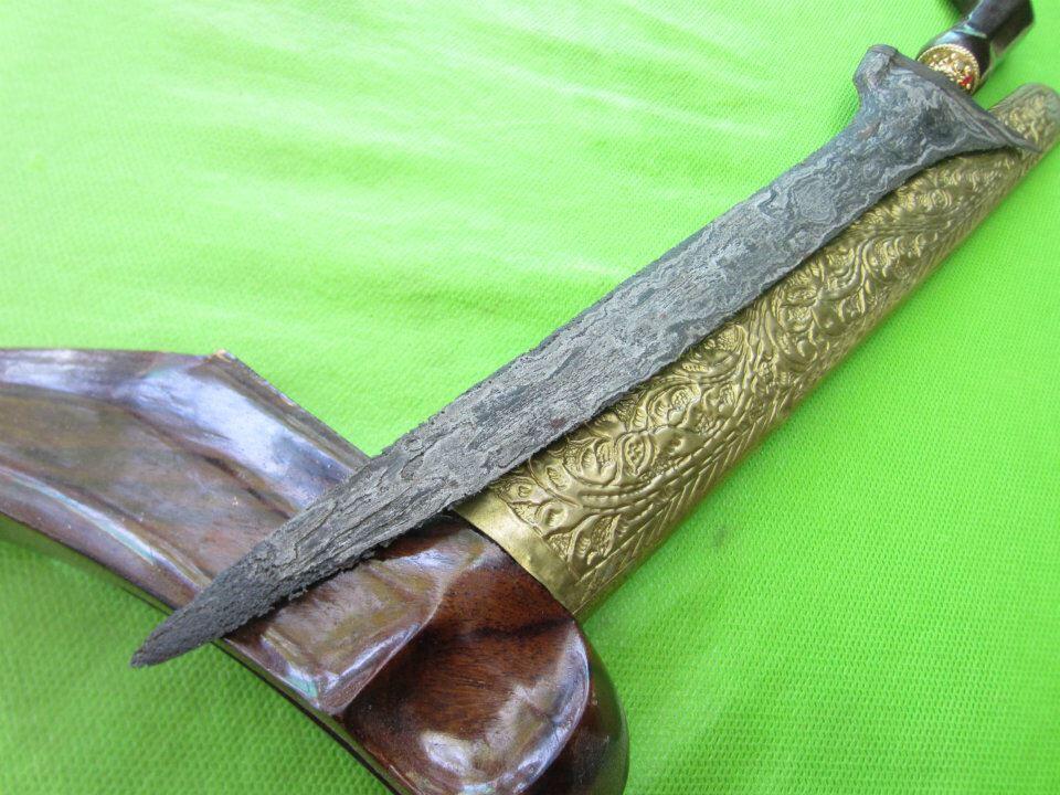  SHARE KERIS SEJARAH  PAMOR DAPUR  DAN FENOMENANYA 