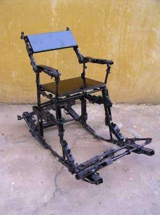 Karya Seni yg Terbuat dari Barang BEKAS
