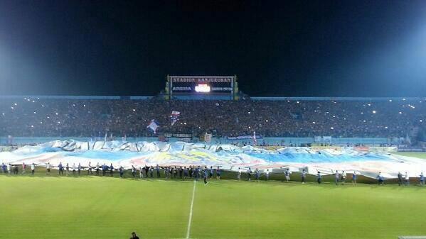 Bendera Terbesar Se Asia Milik AREMANIA