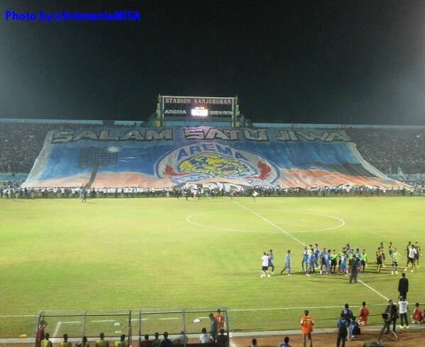 Bendera Terbesar Se Asia Milik AREMANIA