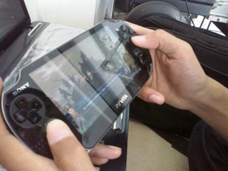 PSP Vita Crystal Black WifI/3G 8Gb sim indo lancar + Dw Next Bandung