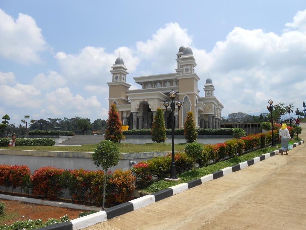 MEGA WISATA ICAKAN