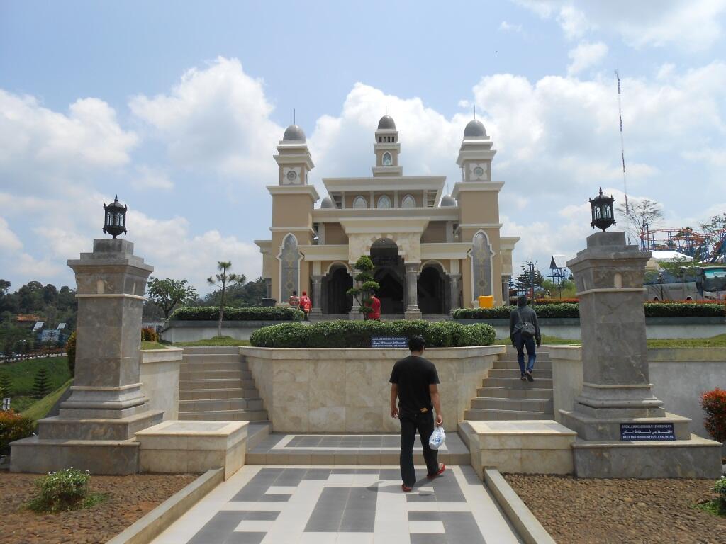 MEGA WISATA ICAKAN