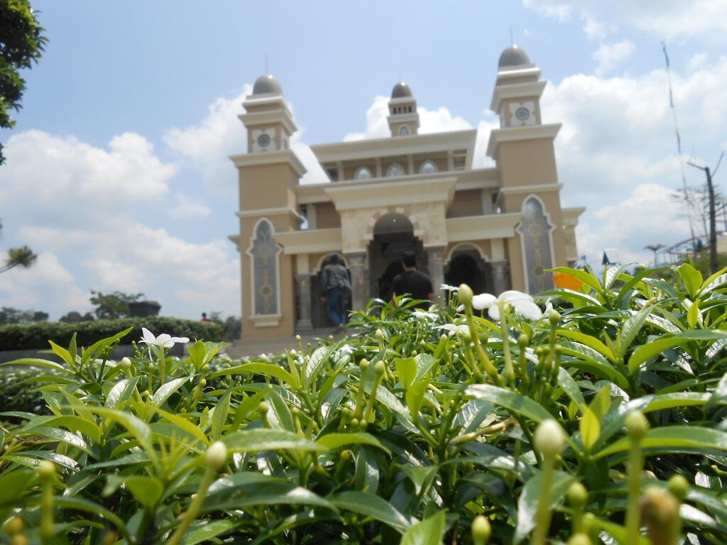 MEGA WISATA ICAKAN