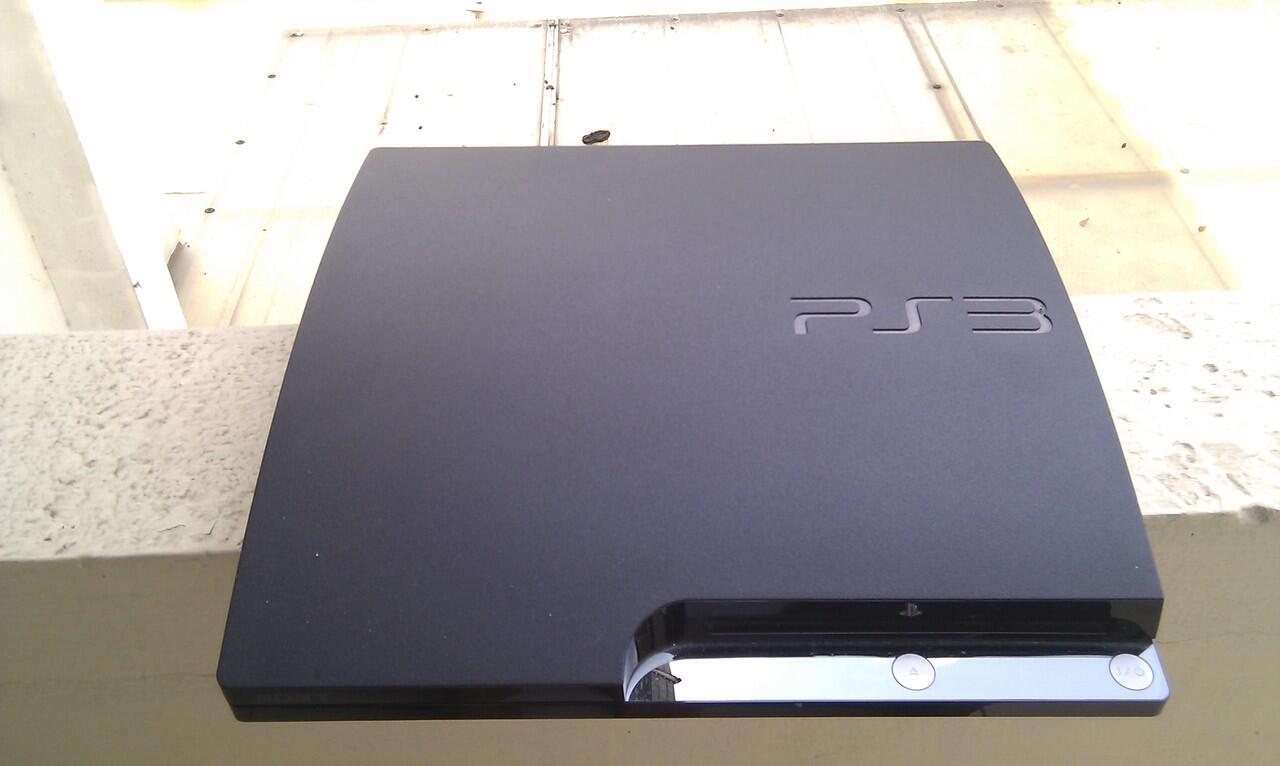 JUAL PS3 SLIM 2nd KOMPLIT NON REFURBISH JARANG PAKE!!!