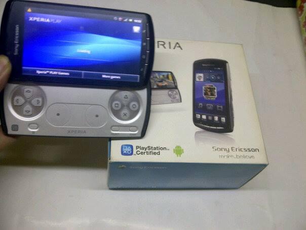 sony xperia play R800i mulus 95% normal istimewa