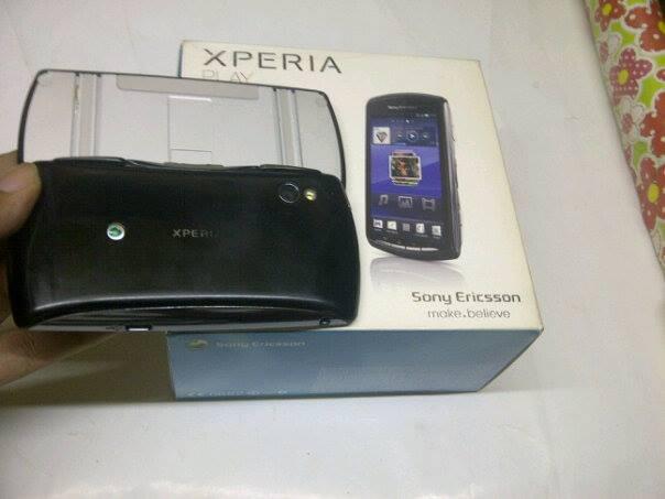 sony xperia play R800i mulus 95% normal istimewa