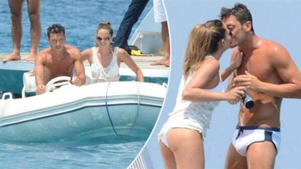 Wnita-Wanita di Kehidupan Mesut Ozil
