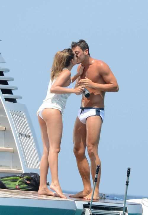 Wnita-Wanita di Kehidupan Mesut Ozil