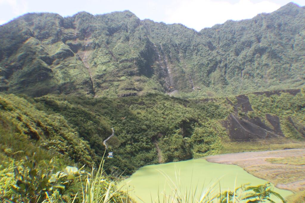 Pesona Gunung Galunggung Tasikmalaya