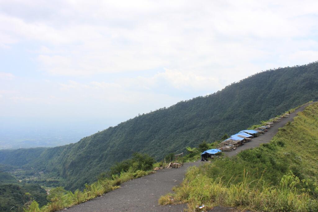 Pesona Gunung Galunggung Tasikmalaya