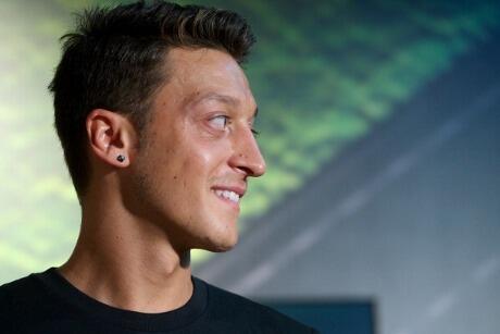 Mesut Oezil pindah ke arsenal