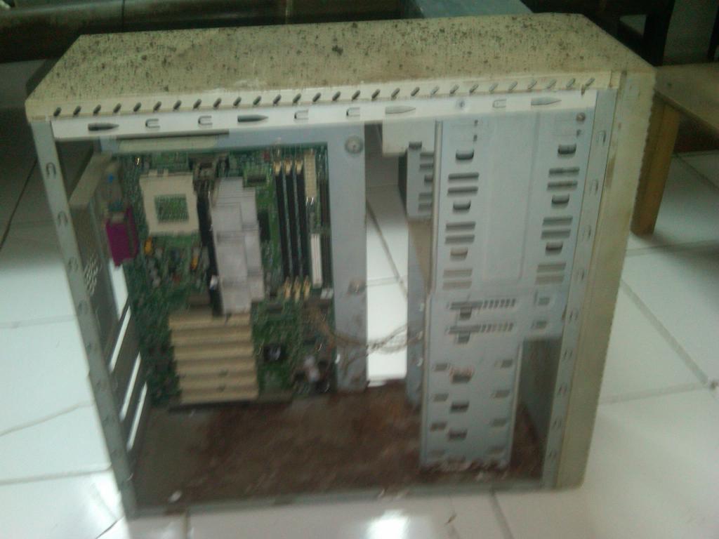 jual casing mini dan standar ada moderboard dan pentium 3 nya, tuker beras