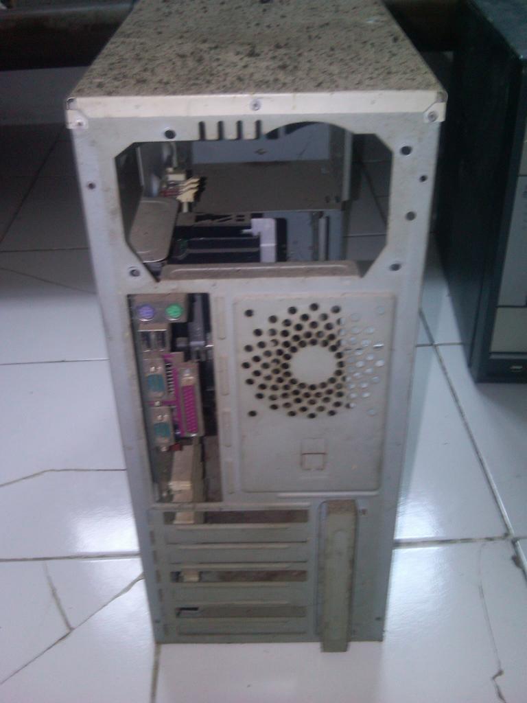 jual casing mini dan standar ada moderboard dan pentium 3 nya, tuker beras