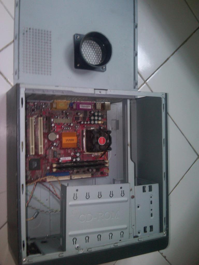 jual casing mini dan standar ada moderboard dan pentium 3 nya, tuker beras