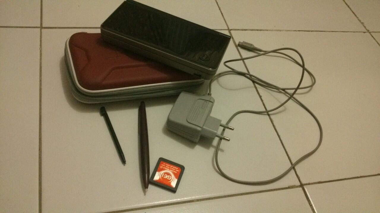 JUAL Nintendo DSi XL bekas