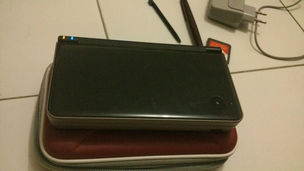 JUAL Nintendo DSi XL bekas