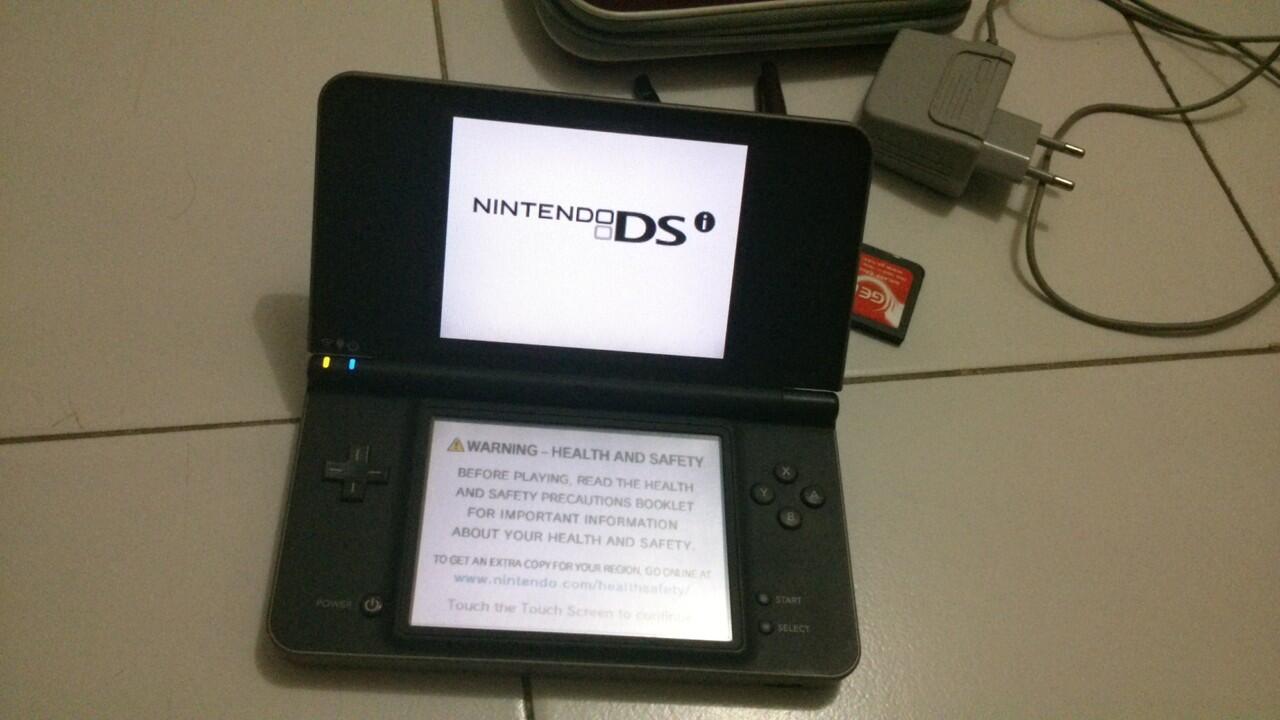 JUAL Nintendo DSi XL bekas