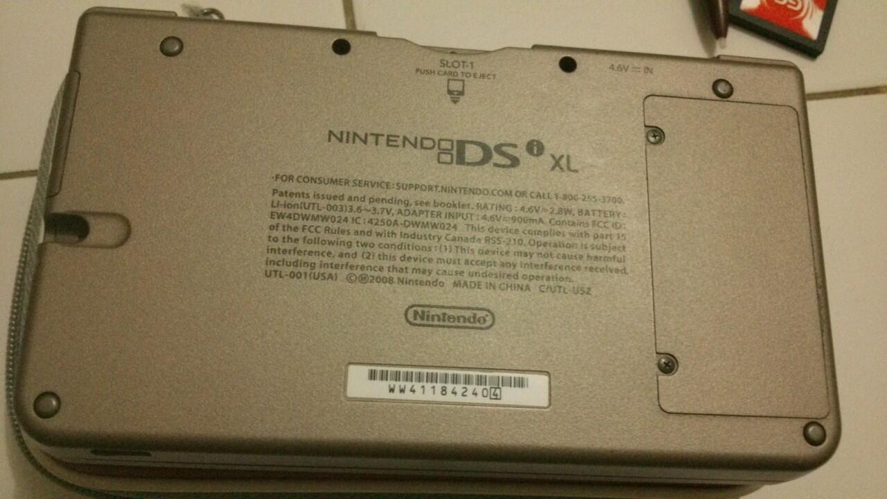 JUAL Nintendo DSi XL bekas