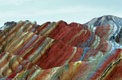 &#91;WOW&#93; Gunung Danxia Gunung Berwarna Pelangi di China !