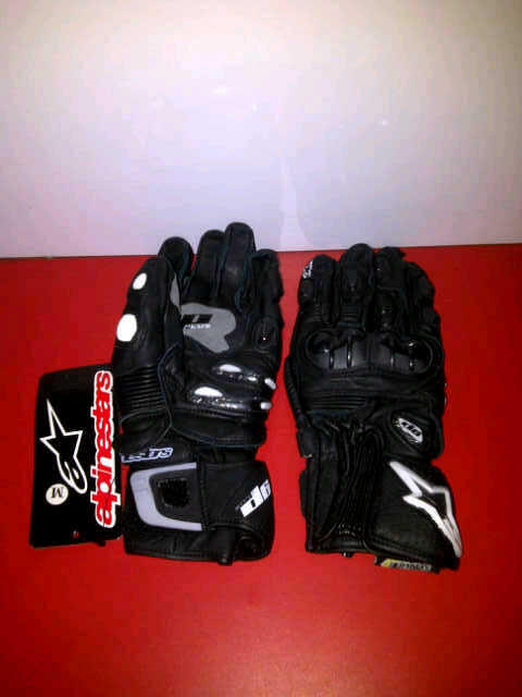 aneka sarung tangan motor FOX, scoyco,alpinestar, thor ,probikers, etc (update terus)