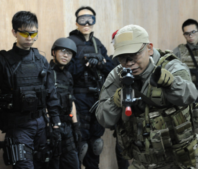 CQB AIRSOFT : OLAHRAGA POSITIF + MODERN