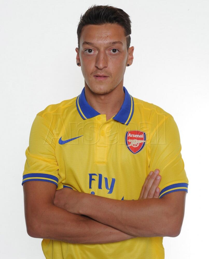 Foto Pertama Ozil Berseragam Arsenal