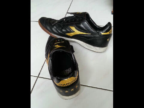 Sepatu futsal DIADORA BRASIL original