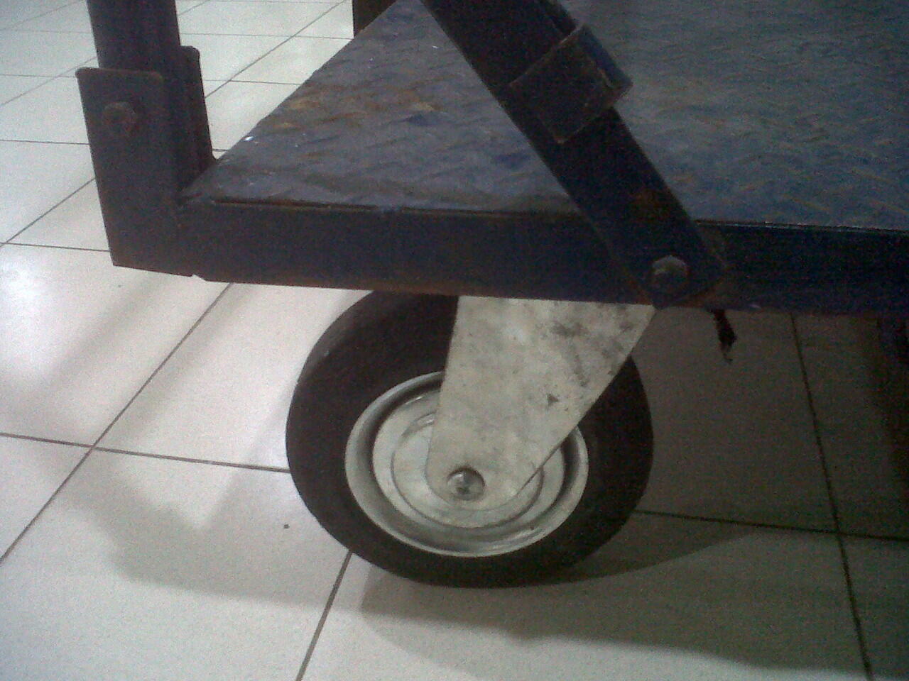 terjual 2nd trolley troli barang plat besi murah kokoh terjual 2nd trolley troli barang plat besi murah kokoh