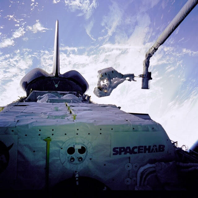 Mengintip Aktifitas Astronot di Luar Angkasa