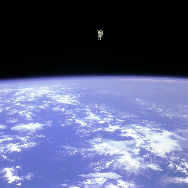 Mengintip Aktifitas Astronot di Luar Angkasa