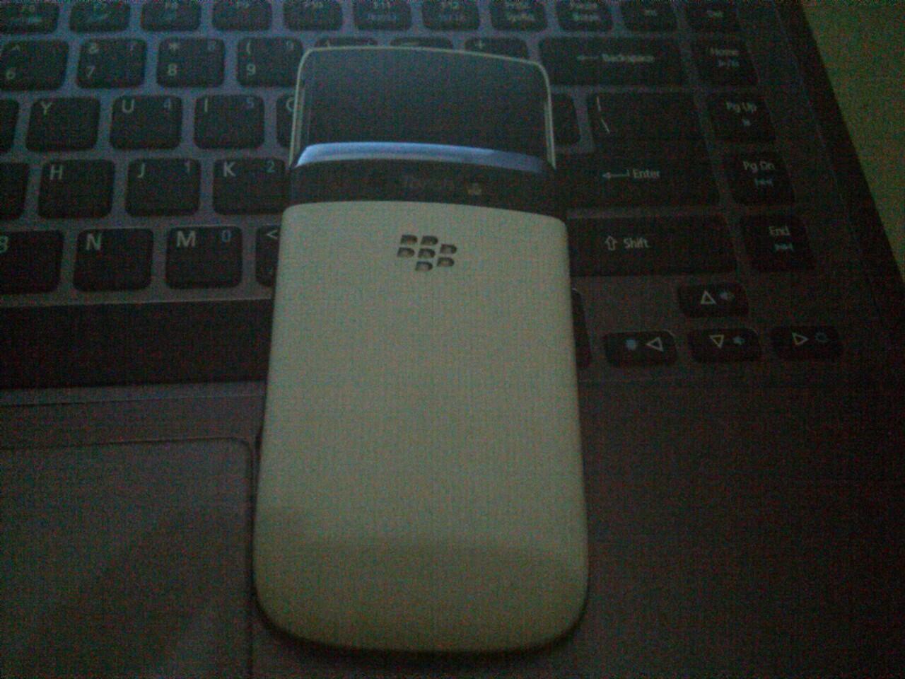 Turun harga bb torch 9810 ex berrindo garansi maret 2014