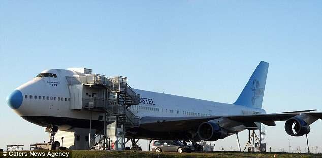 Boeing 747 Super Jet Jumbo diubah menjadi sebuah Hotel Unik dan Menarik